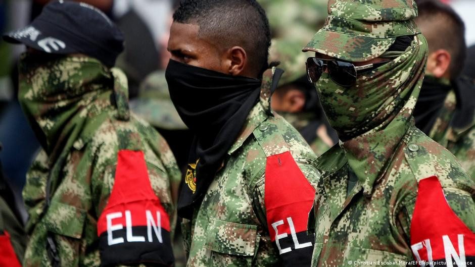 Ataque con drones del ELN contra el Ejército en Colombia – DW – 19/12/2025