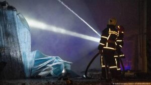 Ataque ruso con misiles balísticos deja 7 muertos en Ucrania – DW – 19/12/2025