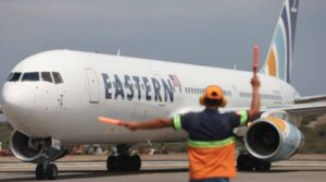 Autoridades informan reanudación de vuelos de migrantes desde EEUU