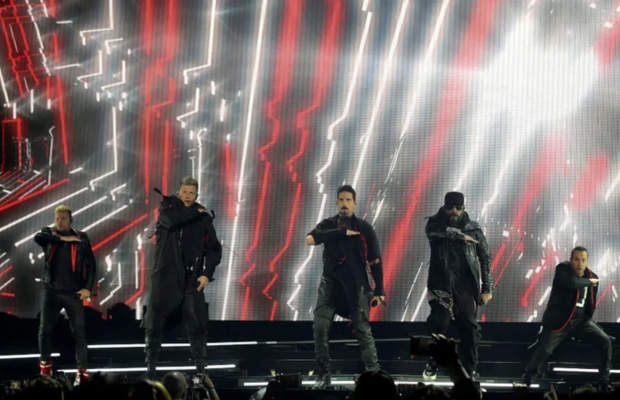 Backstreet Boys recrearon el icónico video «I Want It That Way» 26 años después