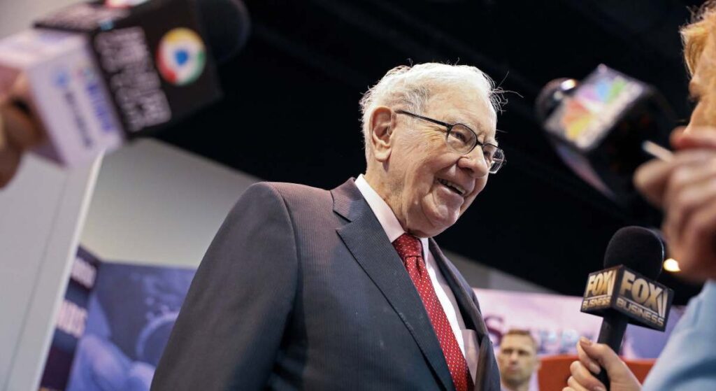 Berkshire Hathaway remodela su equipo directivo a sólo unas semanas de la marcha de Buffett