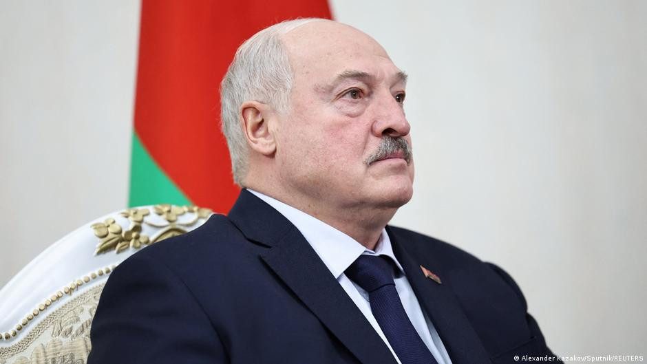 Bielorrusia anuncia el indulto de otros 20 presos políticos – DW – 30/12/2025