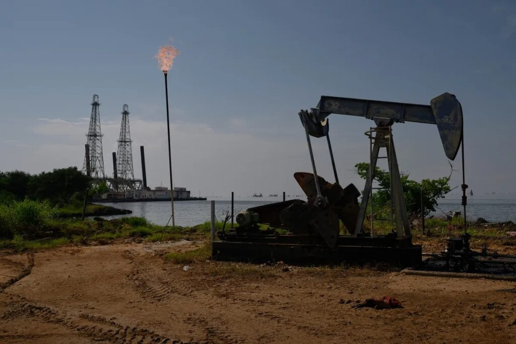 Bloomberg: Pdvsa enfrenta posible cierre de pozos por saturación de depósitos y bloqueo de tanqueros