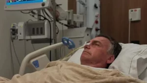 Bolsonaro «continúa estable y sin hipo» tras una noche de crisis – AlbertoNews