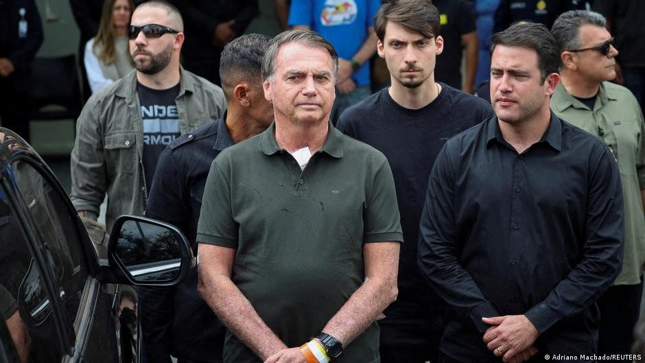 Bolsonaro supera con éxito cirugía por una hernia – DW – 25/12/2025