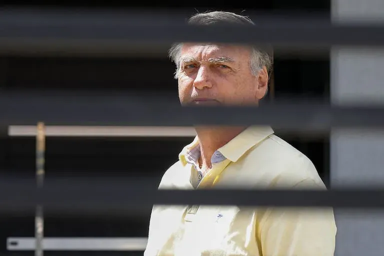 Bolsonaro tendrá que permanecer en prisión en régimen cerrado al menos siete años - AlbertoNews