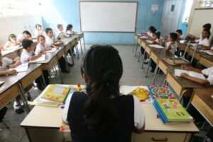 Bono de solo Bs. 12 ¡4 centavos de dólar! recibieron los educadores
