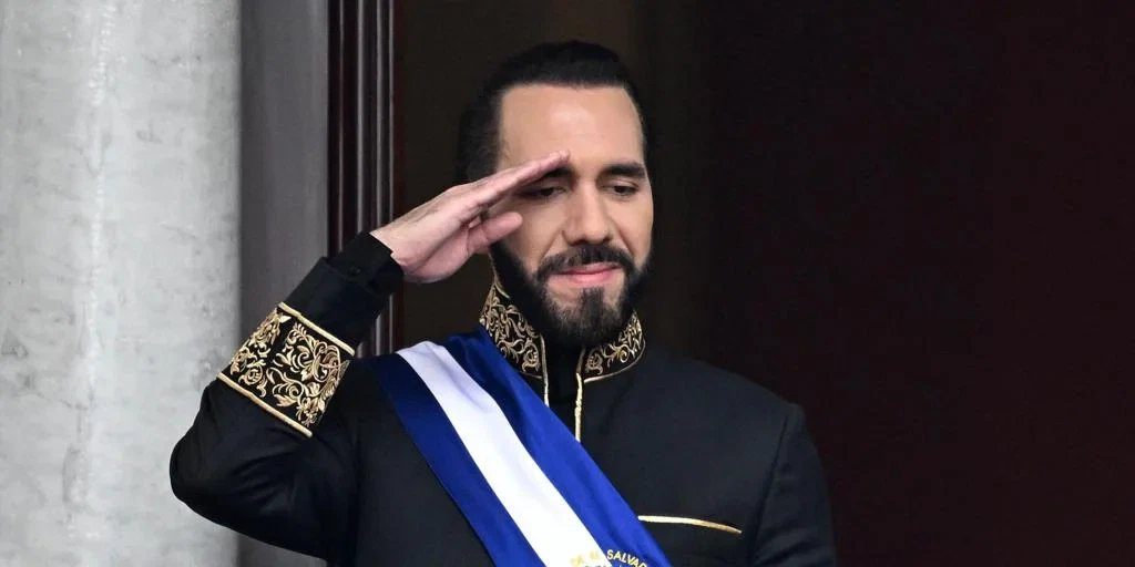 Bukele afirma que le gustaría seguir «diez años más» gobernando en El Salvador