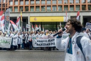 CESM y SMA acusan a Sanidad de dinamitar la reunión sobre el Estatuto Marco | europapress.es