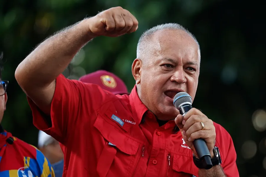 Cabello dice que en el país hay "una revolución pacífica, pero no desarmada"