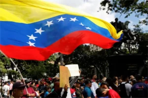 Carga de petróleo venezolano cae; barcos dan vuelta tras intercepciones de EE.UU.