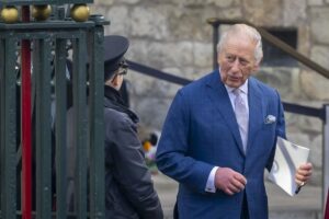 Carlos III anuncia que podrá reducir su tratamiento contra el cáncer el próximo año | europapress.es