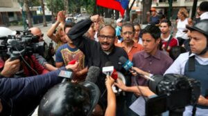 Carlos Julio Rojas: El periodista y defensor de DDHH que ya ha pasado dos Navidades preso en el Sebin