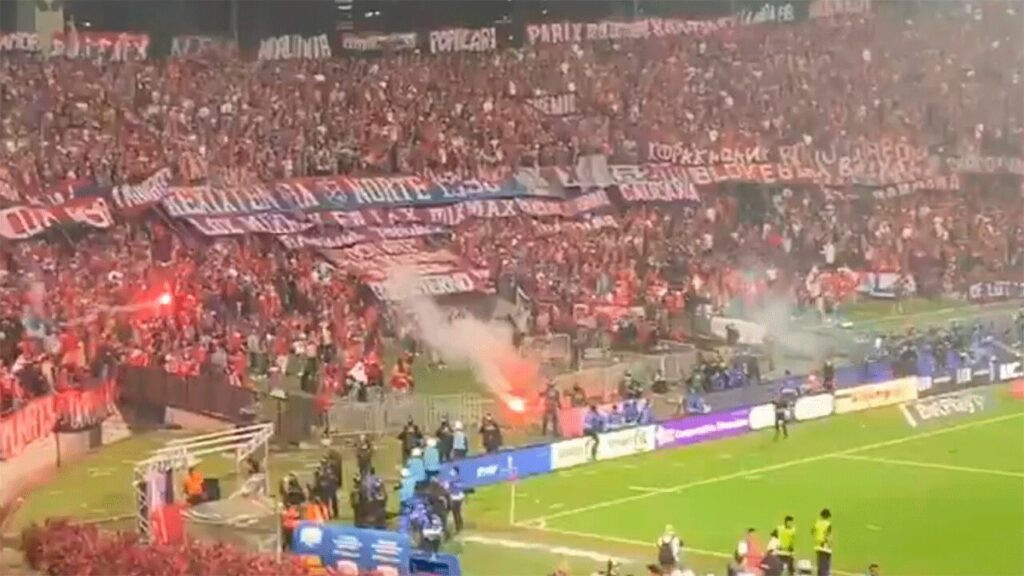 Casi 60 heridos por enfrentamiento entre hinchas en un estadio de Colombia - AlbertoNews