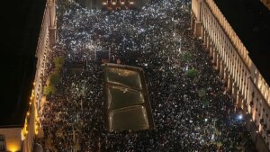 Cayó el gobierno de Bulgaria tras semanas de protestas contra la corrupción y los aumentos por la llegada del Euro