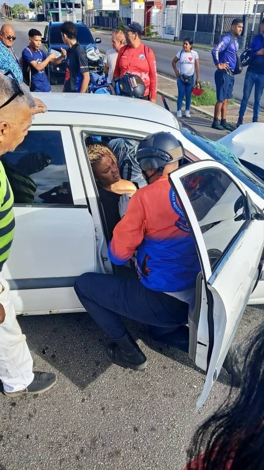 Choque deja tres heridos en Ciudad Bolívar​ – Diario El Luchador