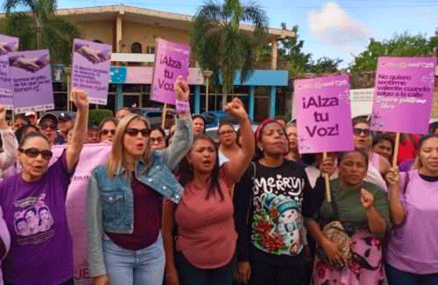 Con una protesta mujeres repudiaron feminicidio en Cabimas