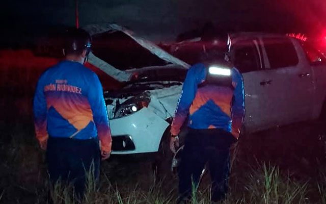 Conductor volcó su camioneta en la carretera nacional El Tigre–Pariaguán