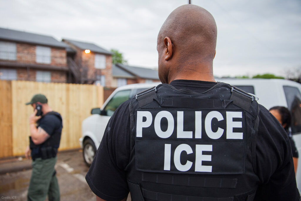 Congresistas de EE.UU. proponen ley para vetar arrestos de ICE en citas de inmigración - AlbertoNews