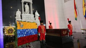 Conmemoran Bicentenario del Decreto de Chuquisaca