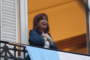 Cristina Fernández seguirá ingresada tras ser intervenida el sábado por una apendicitis – AlbertoNews