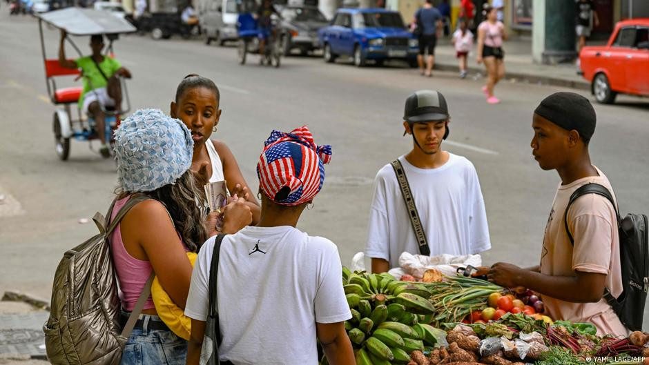 Cuba aprueba empresa con sede en Florida para enviar remesas – DW – 31/12/2025