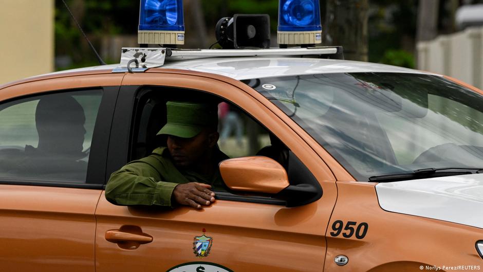 Cuba condena a cadena perpetua a exministro por espionaje – DW – 09/12/2025