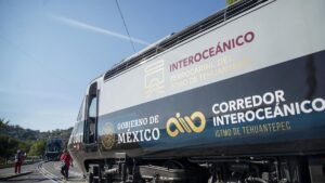 DESCARRILAMIENTO MÉXICO | El tren Interoceánico se descarrila en el estado mexicano de Oaxaca con más de 200 personas a bordo | elperiodico.com