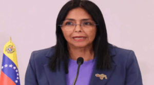 Delcy Rodríguez pide a trabajadores petroleros estar alerta