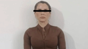 Detienen a mujer por relaciones de influencias