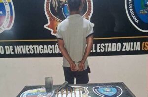 Detienen a sujeto con un arma de fuego y municiones