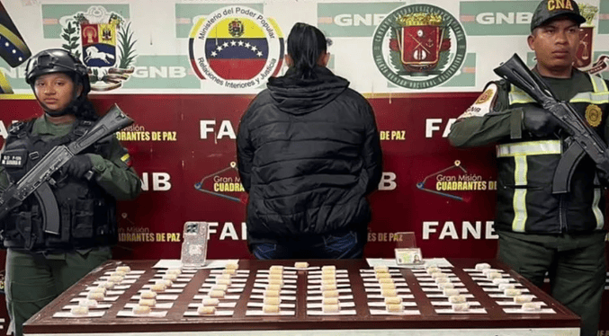 Detienen a una mujer con 65 dediles de cocaína en Táchira