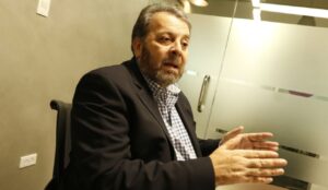 Diario español El País llama «opositor» a Timoteo Zambrano pese a que su corresponsal lo desaconseja | lapatilla.com