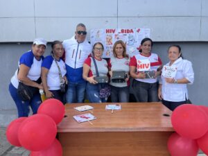 Distribuyen mil preservativos para conmemorar la lucha contra el VIH