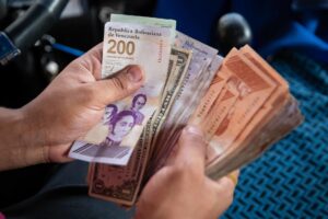 Dólar BCV cerró otra semana por las nubes y el euro superó la barrera de los 300 bolívares