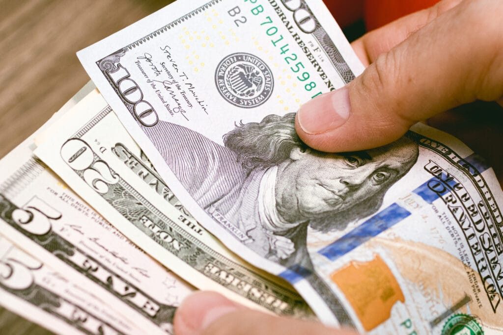 Dólar oficial se cotiza en 298,14 Bs. previo al cierre bancario de 2025 – Diario El Luchador