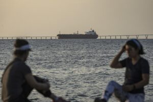 Dos tanqueros con subproductos del petróleo zarparon del puerto José en Venezuela