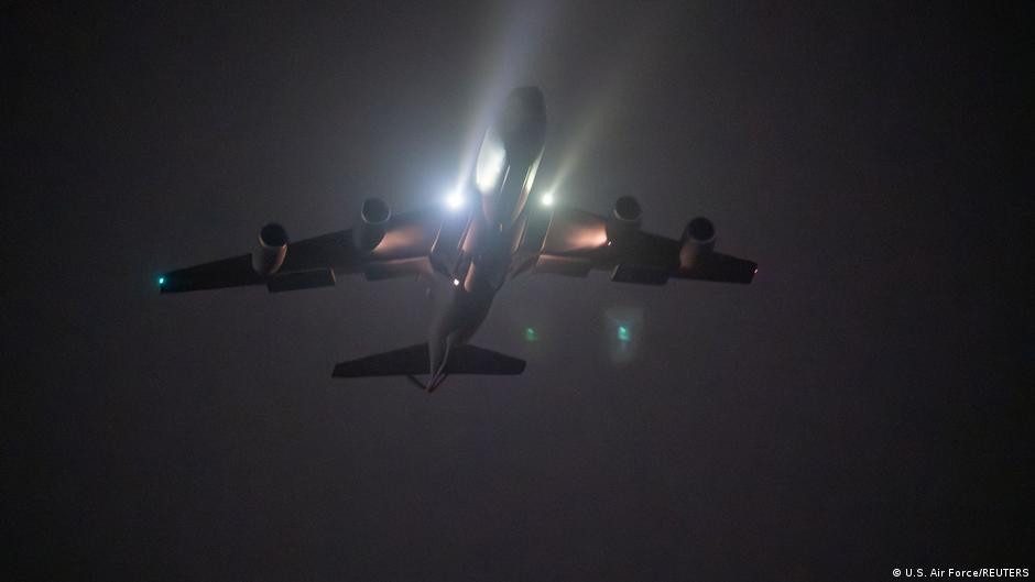 EE.UU. inicia ataque a gran escala en Siria tras atentado – DW – 20/12/2025