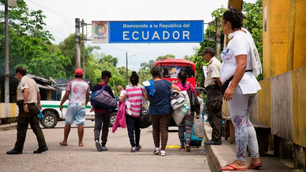 Ecuador restringe pasos de frontera con Colombia y Perú por "seguridad nacional" - AlbertoNews