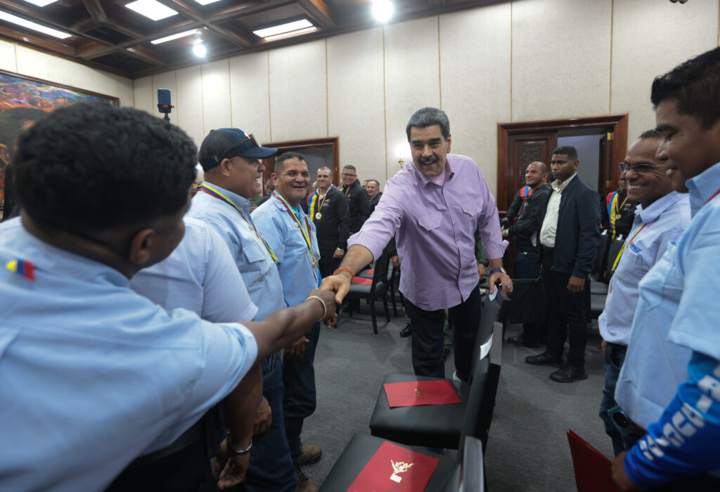 Ejecutivo nacional condecora a la brigada internacional Cuba-Venezuela