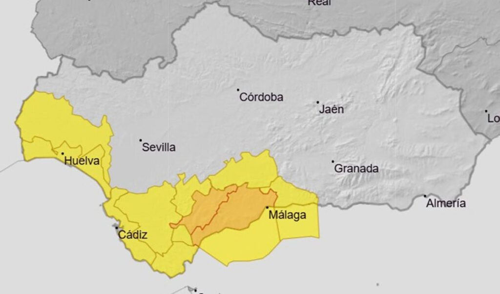 El 112 recomienda extremar la precaución este sábado ante el aviso naranja por fuertes lluvias en Málaga y Cádiz