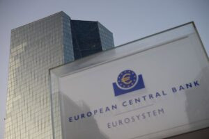 El BCE cumple con lo esperado por los mercados y mantiene los tipos por cuarta vez en el 2% | europapress.es