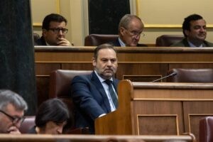 El Congreso suspende los derechos parlamentarios a Ábalos, que ya no podrá votar desde la cárcel | europapress.es