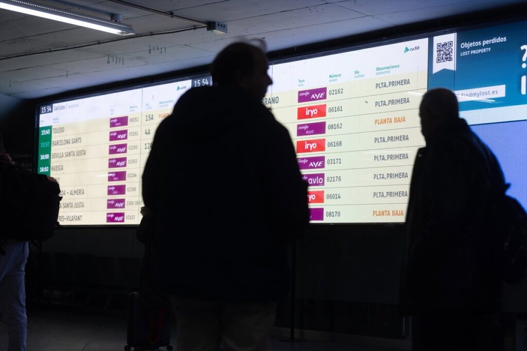 El Gobierno extiende los descuentos al transporte para 2026 y anuncia un billete único de 60 euros al mes