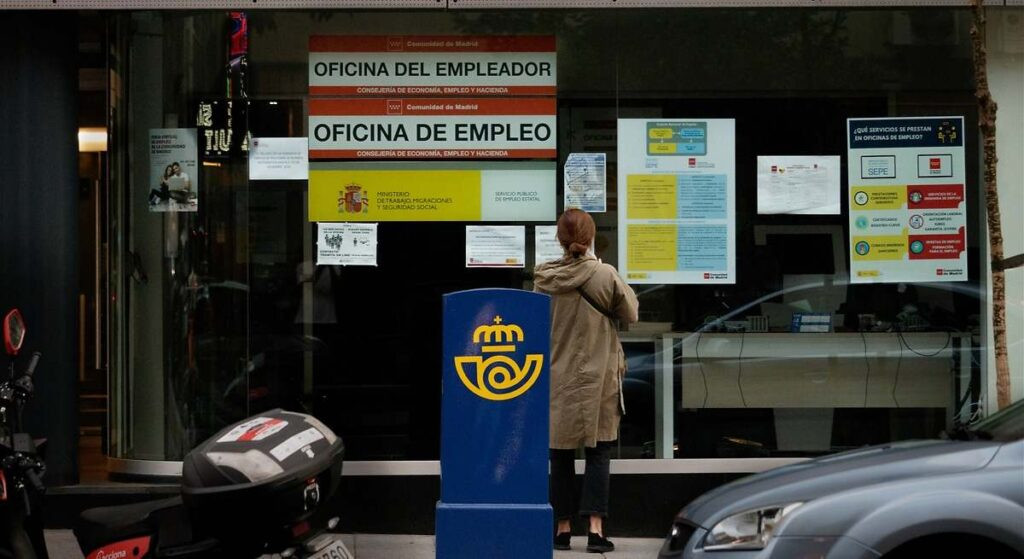 El Gobierno recula y suprime la obligación de que los desempleados hagan la declaración de la renta