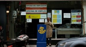 El Gobierno recula y suprime la obligación de que los desempleados hagan la declaración de la renta