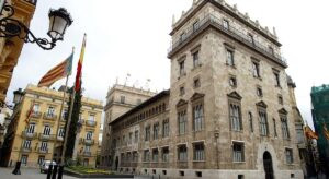 El Gobierno valenciano paga casi 8 de cada 10 facturas fuera del plazo legal, según la Sindicatura