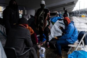 El Govern catalán y entidades realojan a desalojados del B9 que después ocuparon Can Bofí Vell (Badalona) | europapress.es