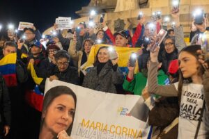 El Mundo de España | La cuenta atrás del Nobel comienza con la muerte de otro preso político en El Helicoide – AlbertoNews