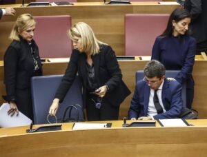 El WhatsApp de Mazón a Pradas tras alertarle ella la mañana del 29O de que «preocupa» el barranco del Poyo: «Cojonudo» | europapress.es